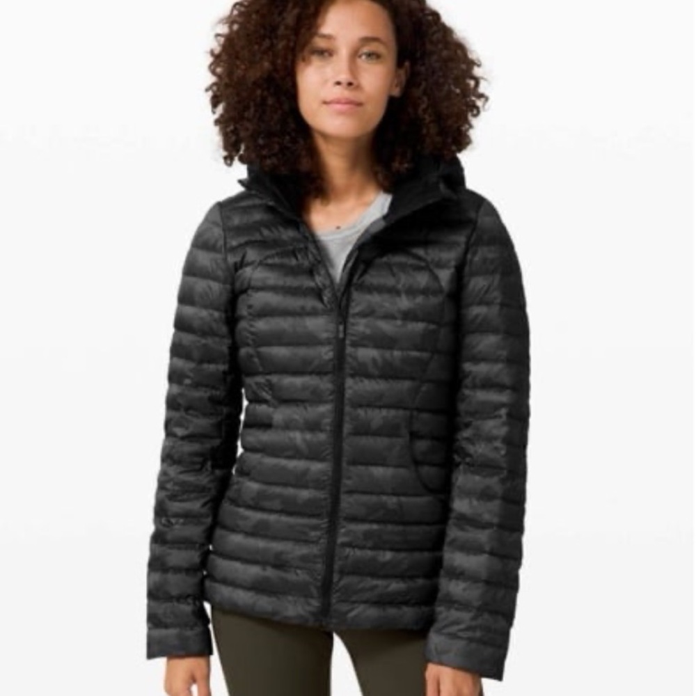 Lululemon size 4 pack it down puffer hooded jacket camo incognito gray